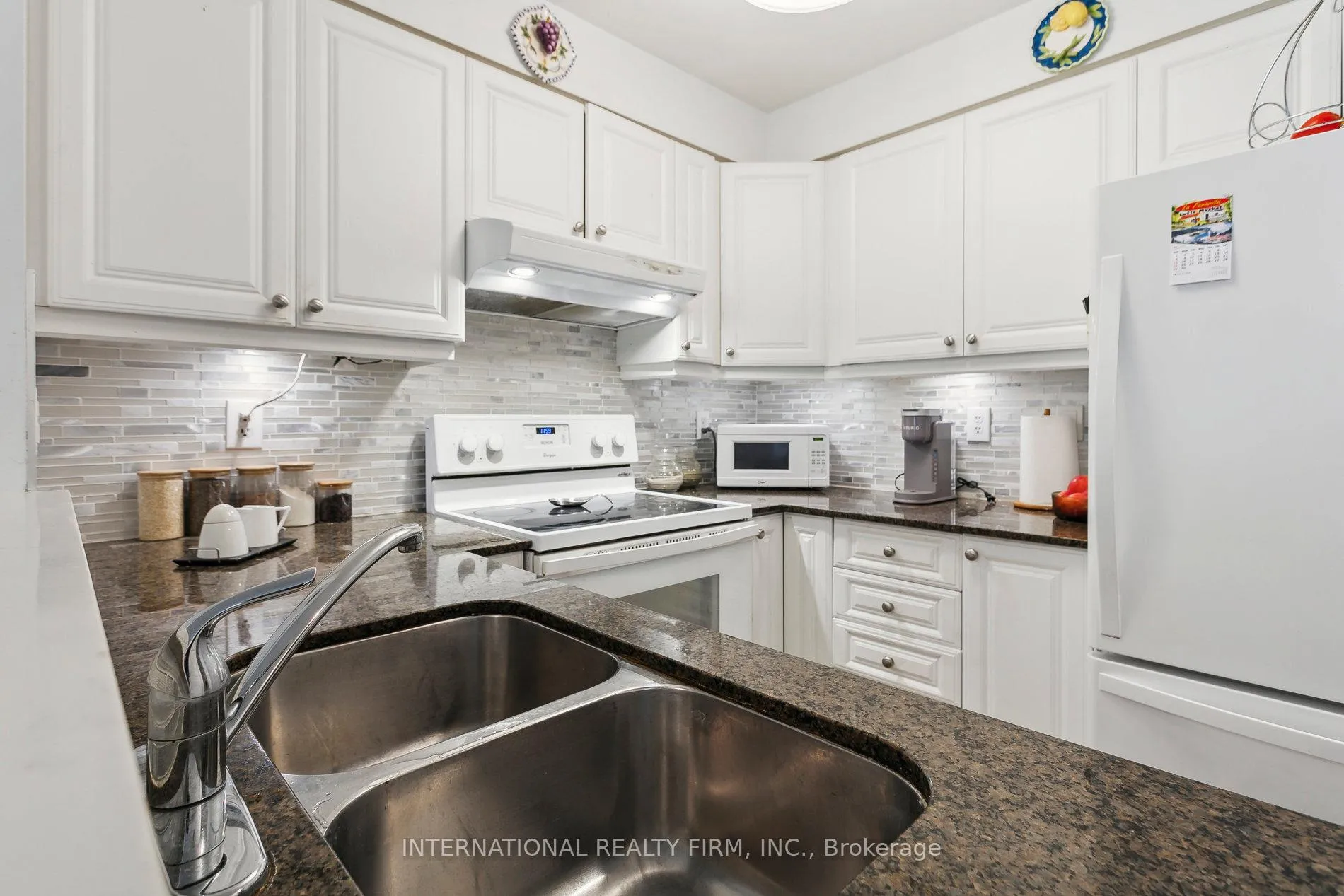 Photo 9 of Unit 2113, 6 Dayspring Circle, Brampton, Goreway Drive Corridor — HOMEH