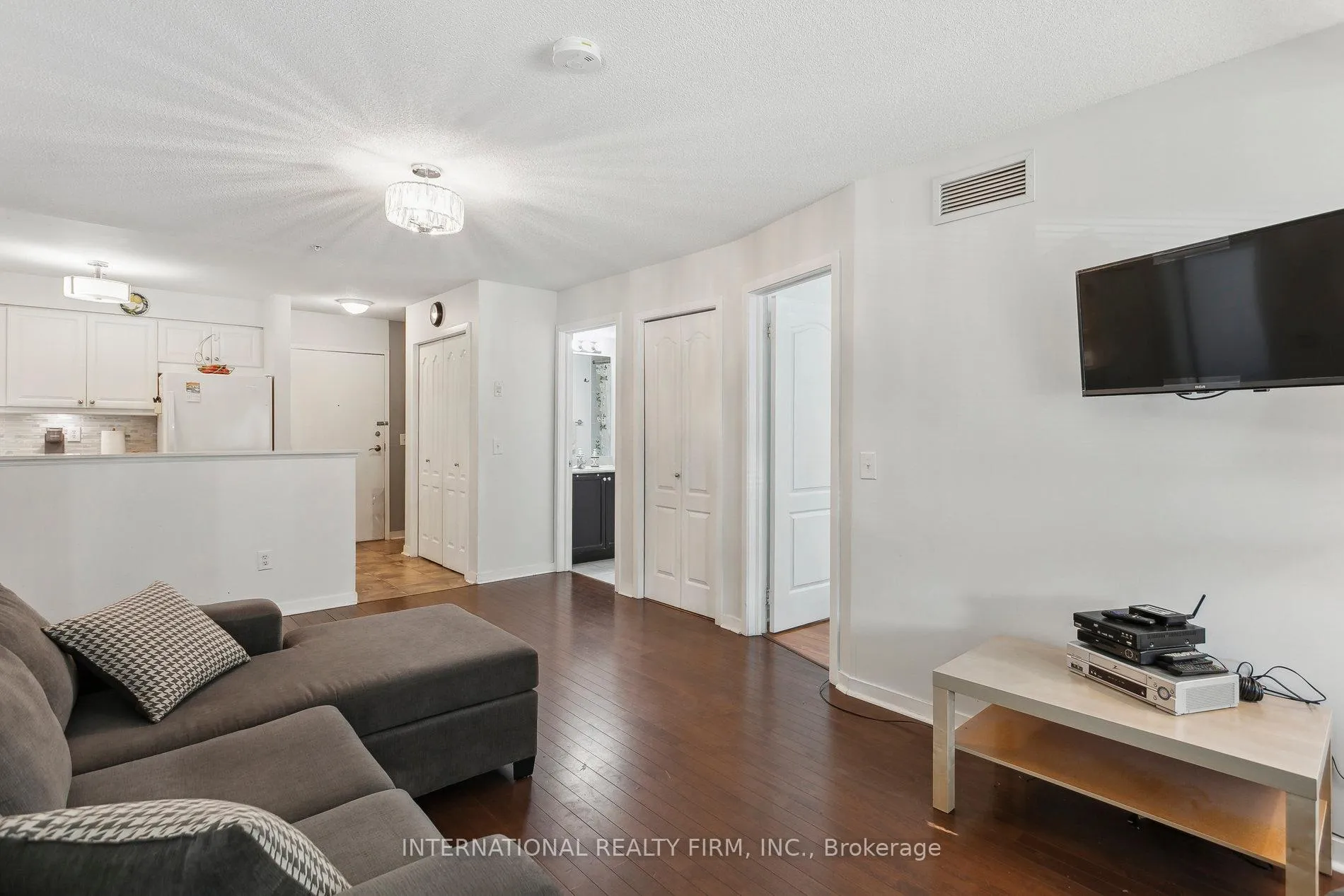 Photo 12 of Unit 2113, 6 Dayspring Circle, Brampton, Goreway Drive Corridor — HOMEH