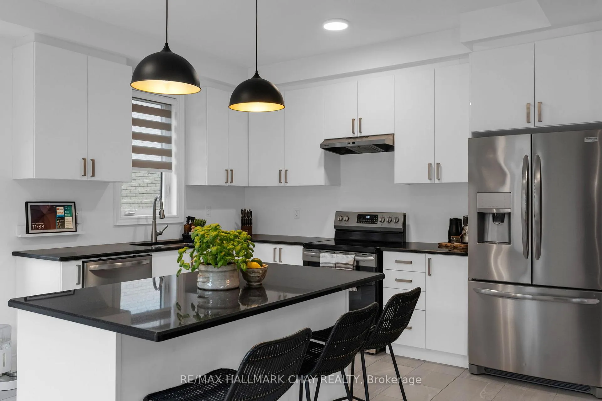 Photo 11 of 7 Middleton Drive, Wasaga Beach — HOMEH