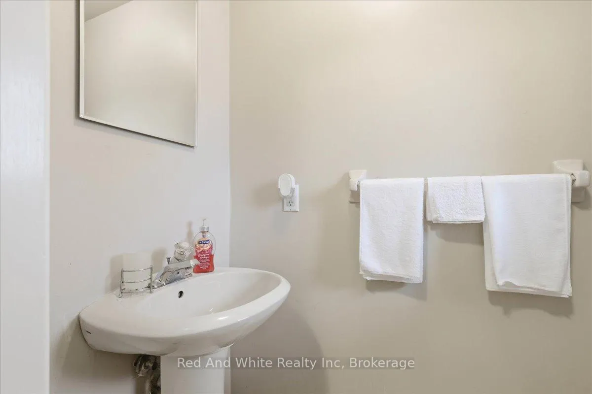 Photo 9 of 103 Downing Crescent, Barrie, Holly — HOMEH