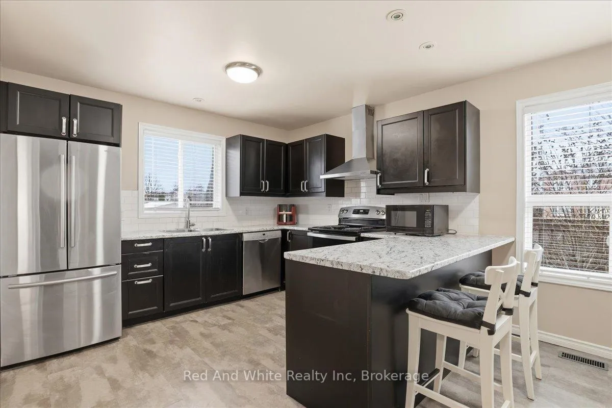 Photo 12 of 103 Downing Crescent, Barrie, Holly — HOMEH
