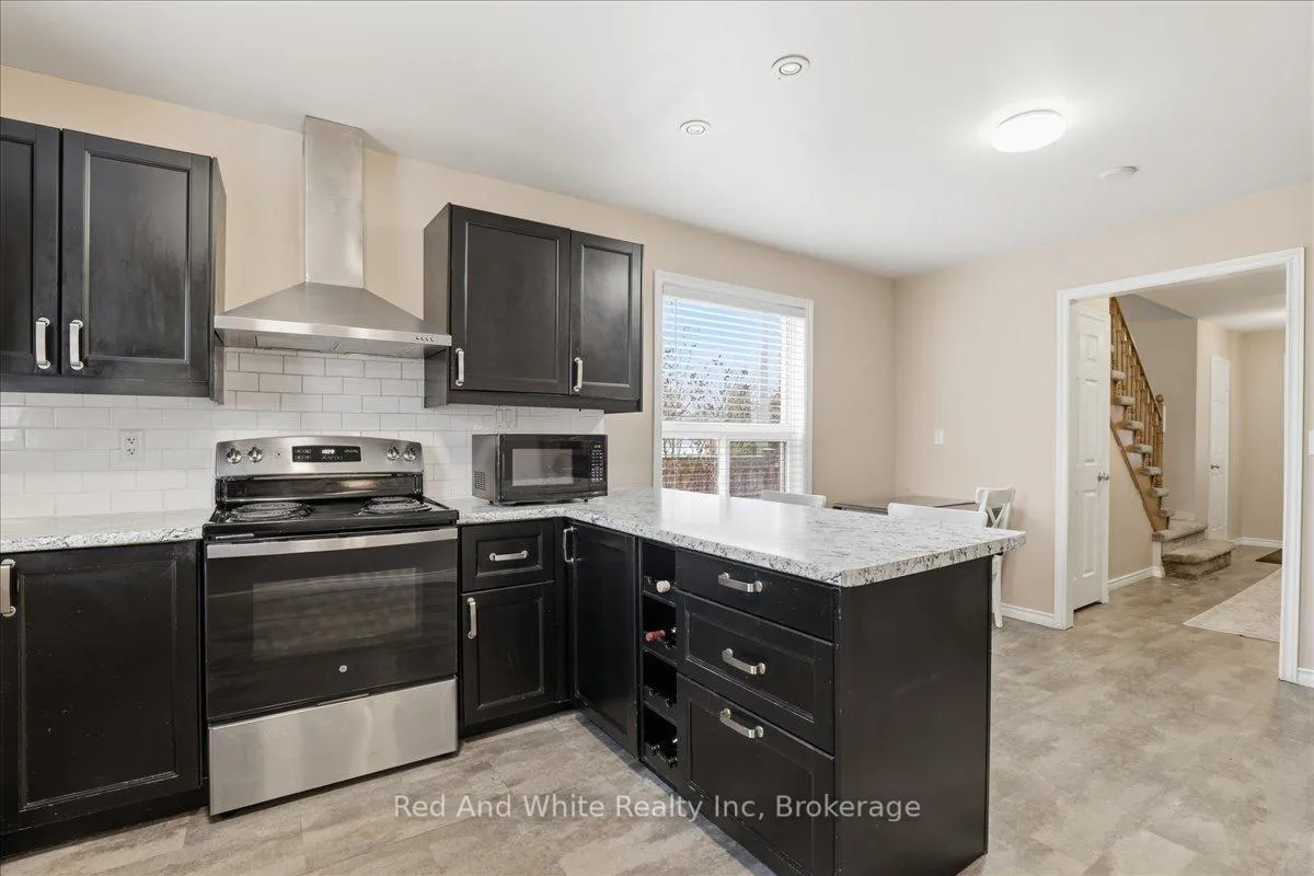 Photo 13 of 103 Downing Crescent, Barrie, Holly — HOMEH