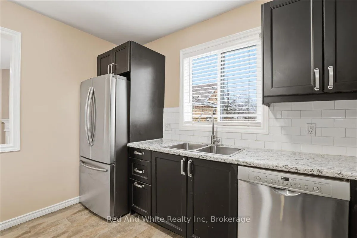 Photo 16 of 103 Downing Crescent, Barrie, Holly — HOMEH