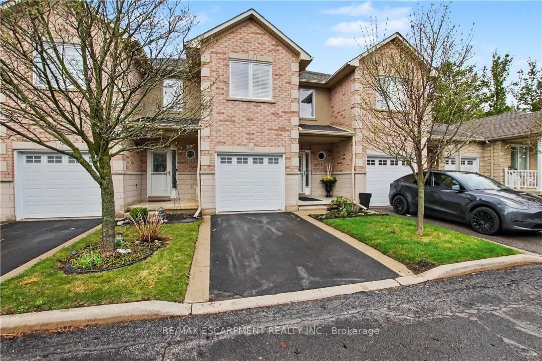 Photo 2 of Unit 44, 81 Valridge Drive, Hamilton, Ancaster — HOMEH