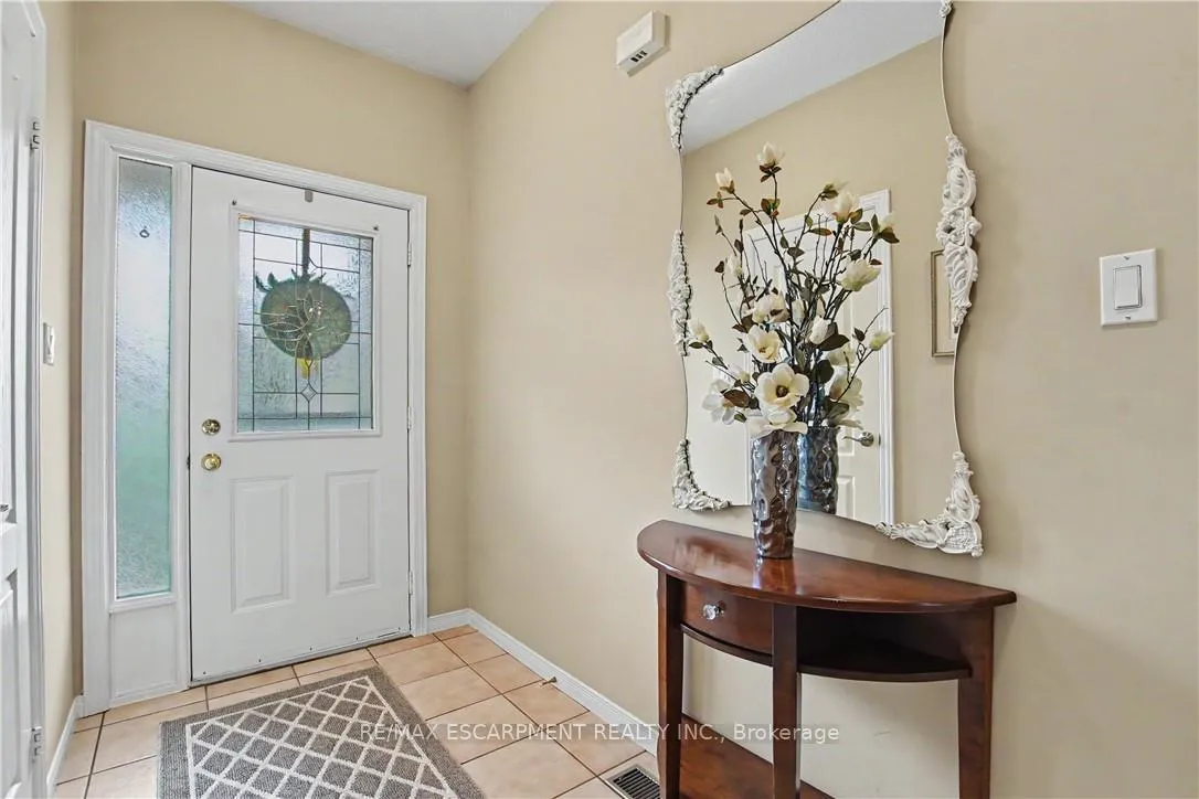 Photo 4 of Unit 44, 81 Valridge Drive, Hamilton, Ancaster — HOMEH