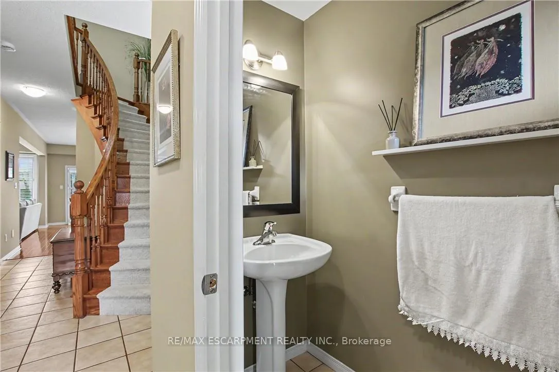Photo 6 of Unit 44, 81 Valridge Drive, Hamilton, Ancaster — HOMEH
