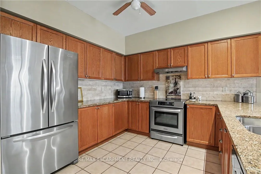 Photo 7 of Unit 44, 81 Valridge Drive, Hamilton, Ancaster — HOMEH