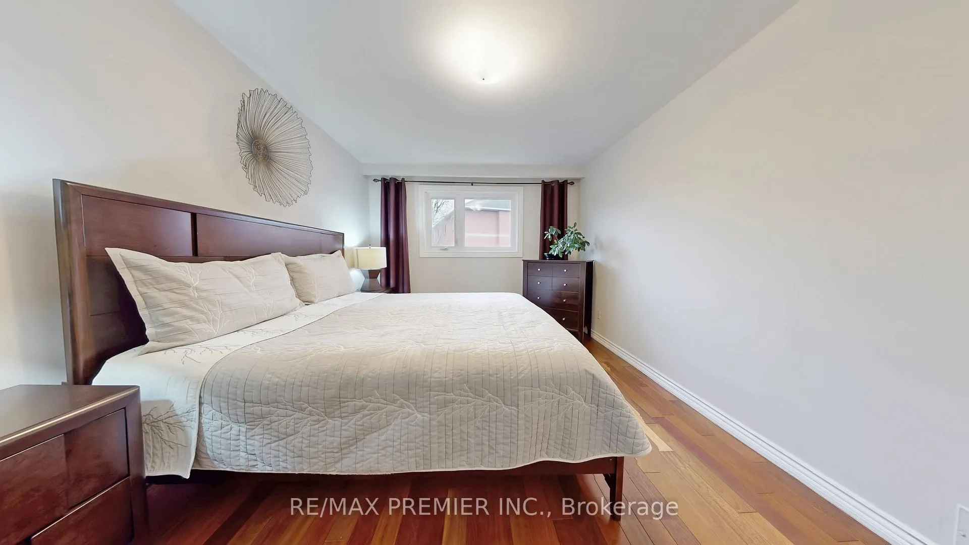 Photo 17 of 9 Tilden Crescent, Etobicoke, Humber Heights — HOMEH