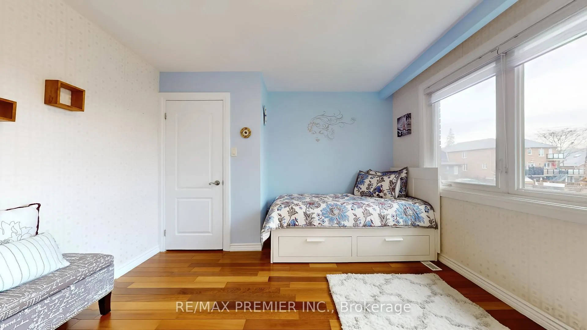Photo 20 of 9 Tilden Crescent, Etobicoke, Humber Heights — HOMEH