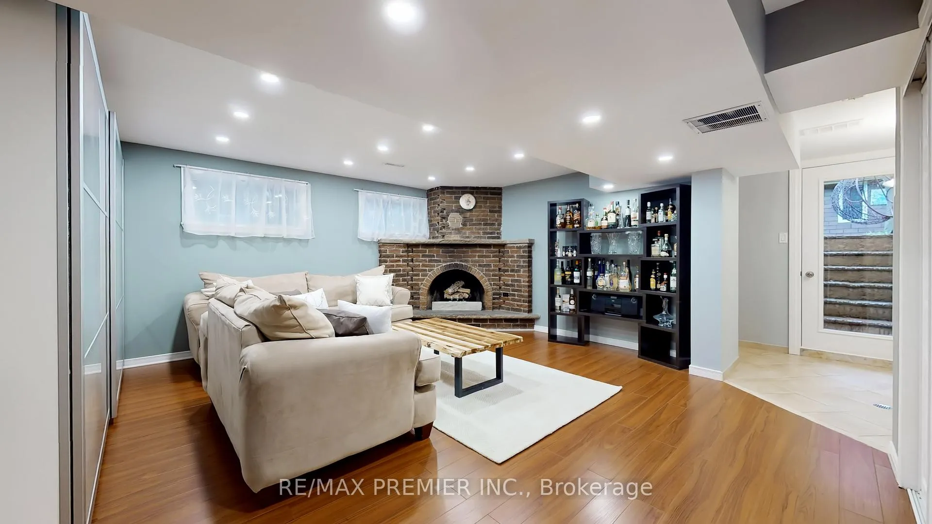 Photo 26 of 9 Tilden Crescent, Etobicoke, Humber Heights — HOMEH