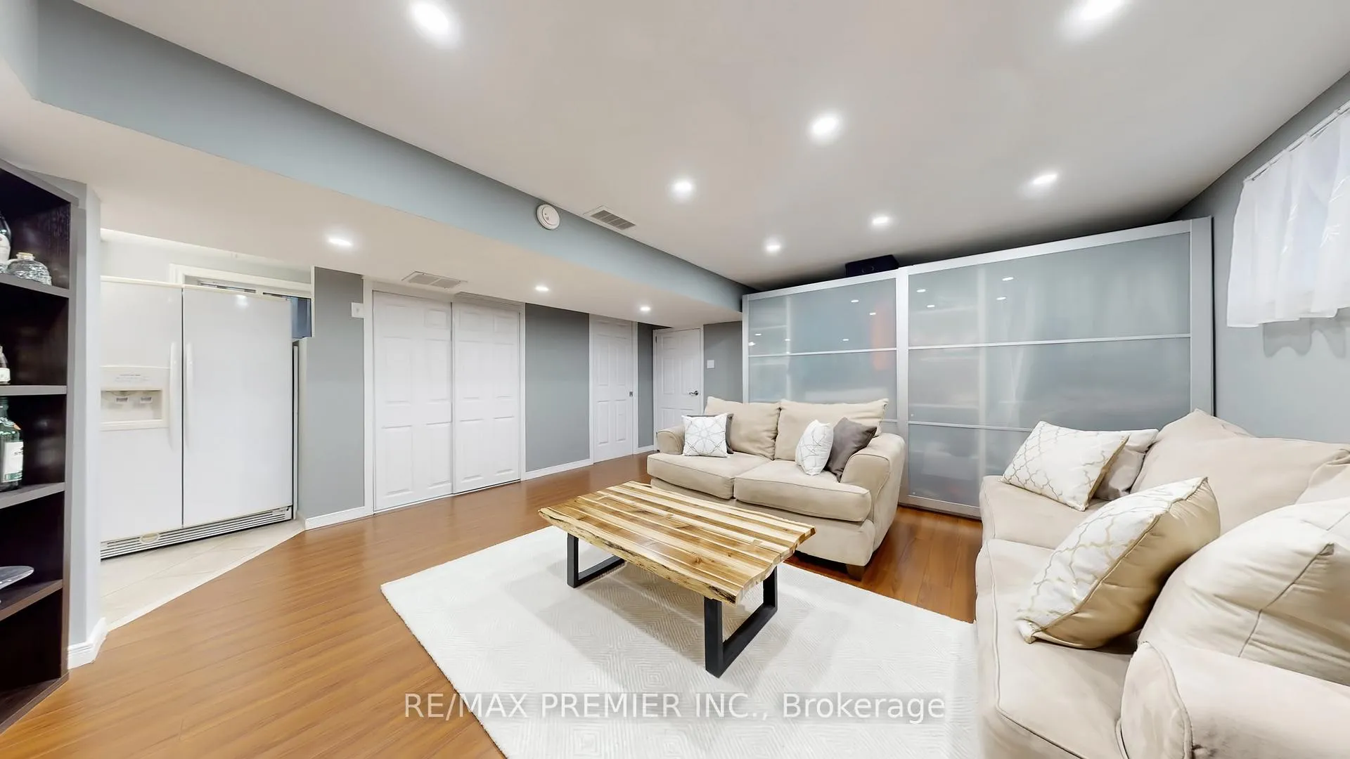 Photo 29 of 9 Tilden Crescent, Etobicoke, Humber Heights — HOMEH