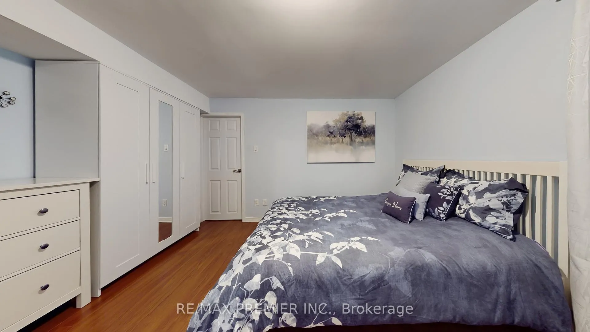 Photo 33 of 9 Tilden Crescent, Etobicoke, Humber Heights — HOMEH