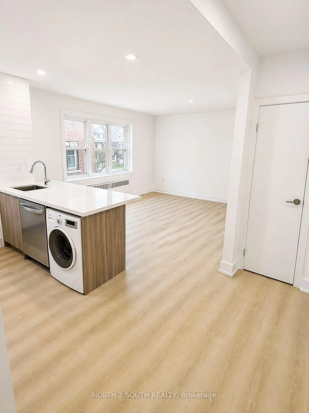 Photo 3 of Unit 9, 1024 King Street E, Hamilton, Stipley — HOMEH