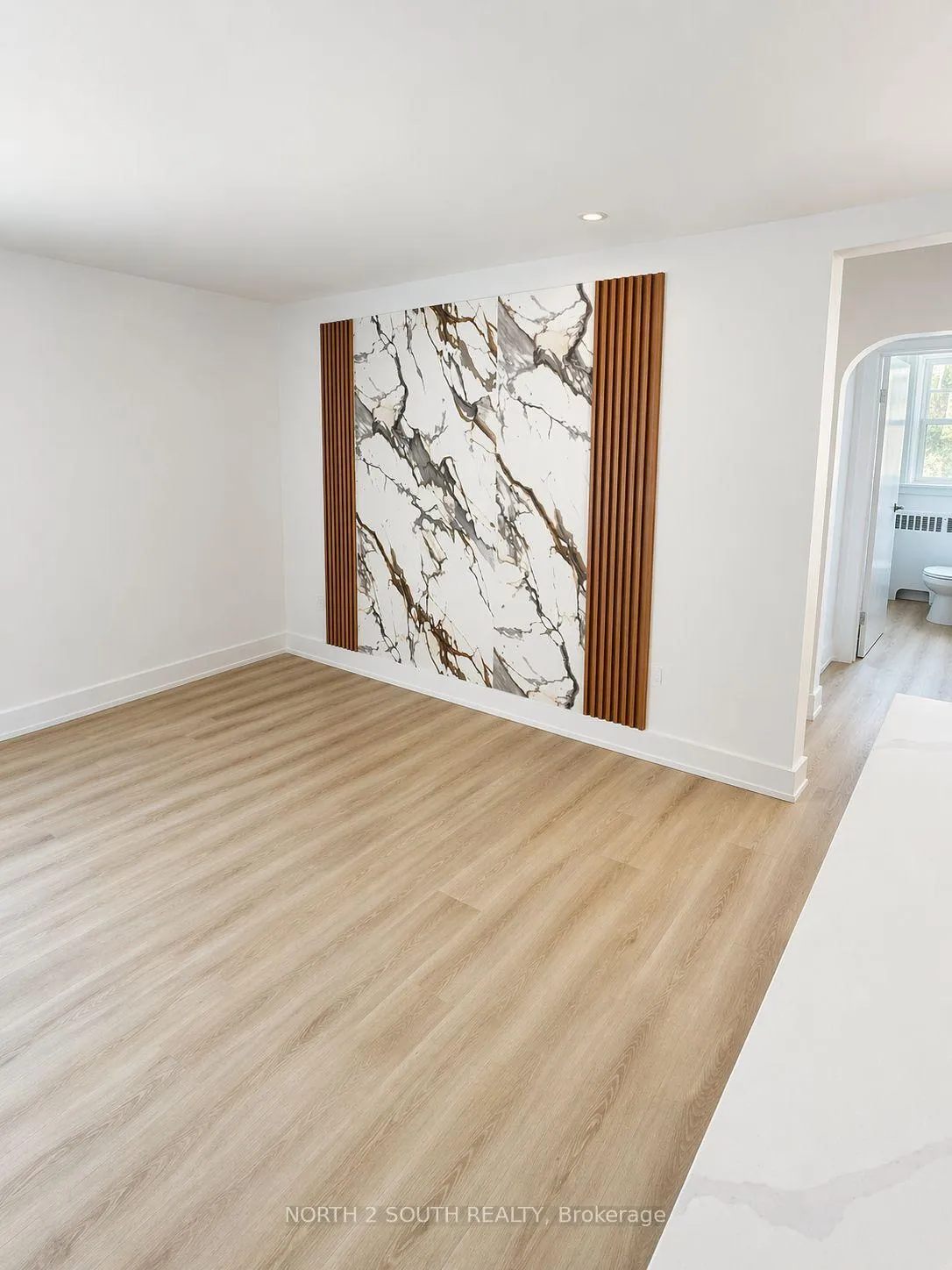 Photo 4 of Unit 9, 1024 King Street E, Hamilton, Stipley — HOMEH