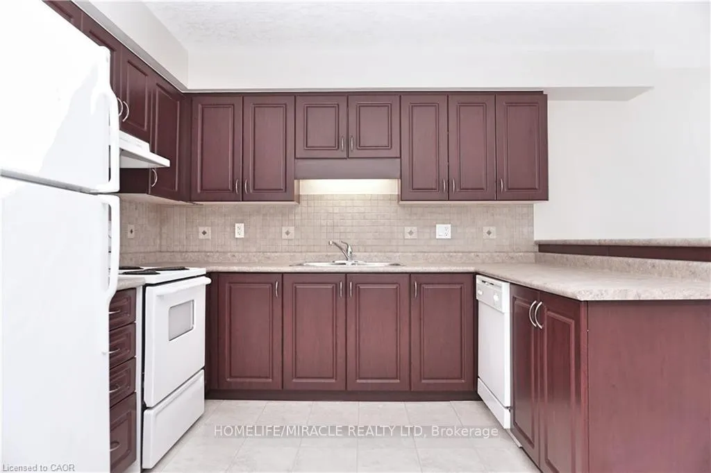 Photo 2 of 40 Madeleine Street, Kitchener, Huron Park — HOMEH