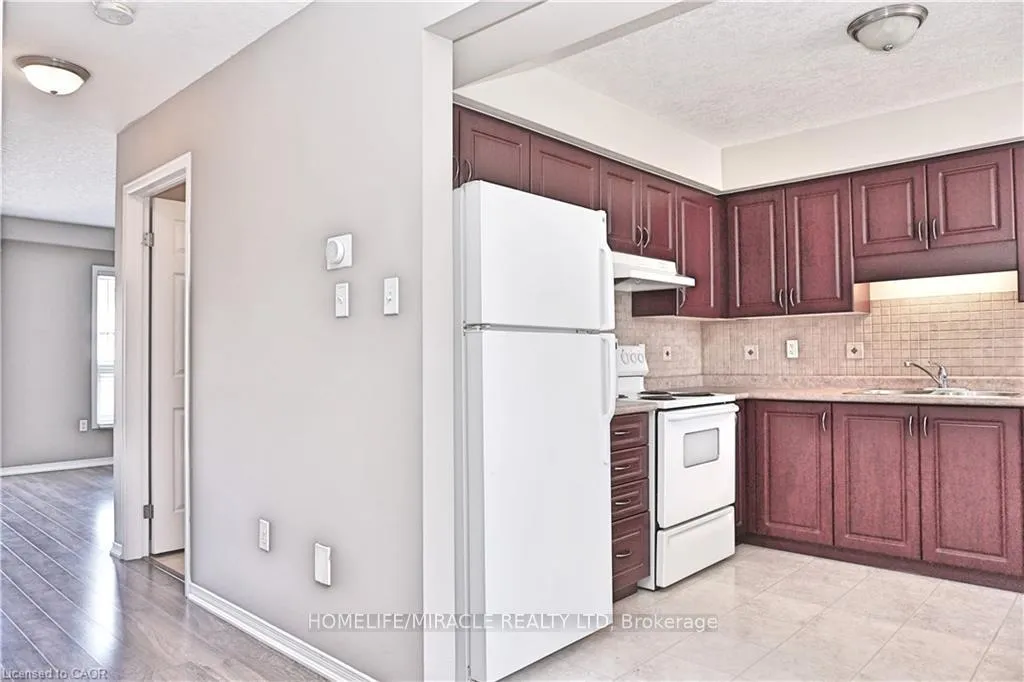 Photo 3 of 40 Madeleine Street, Kitchener, Huron Park — HOMEH