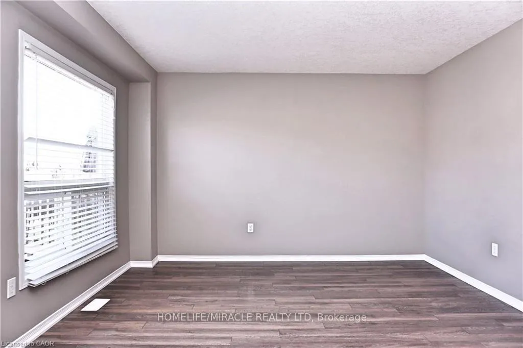Photo 6 of 40 Madeleine Street, Kitchener, Huron Park — HOMEH