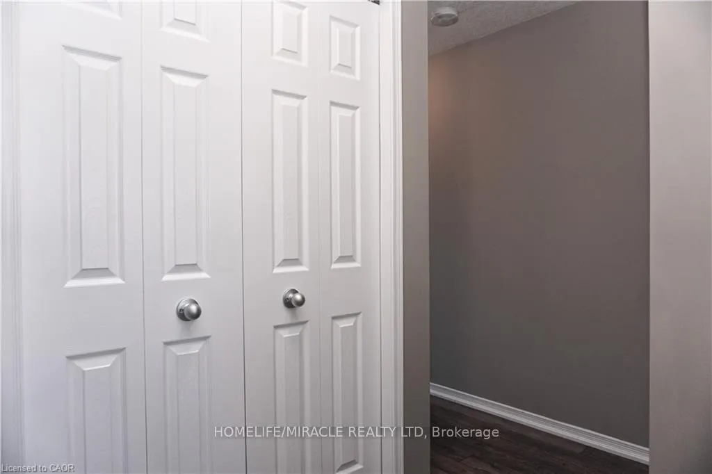 Photo 11 of 40 Madeleine Street, Kitchener, Huron Park — HOMEH