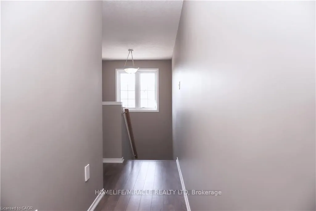Photo 12 of 40 Madeleine Street, Kitchener, Huron Park — HOMEH