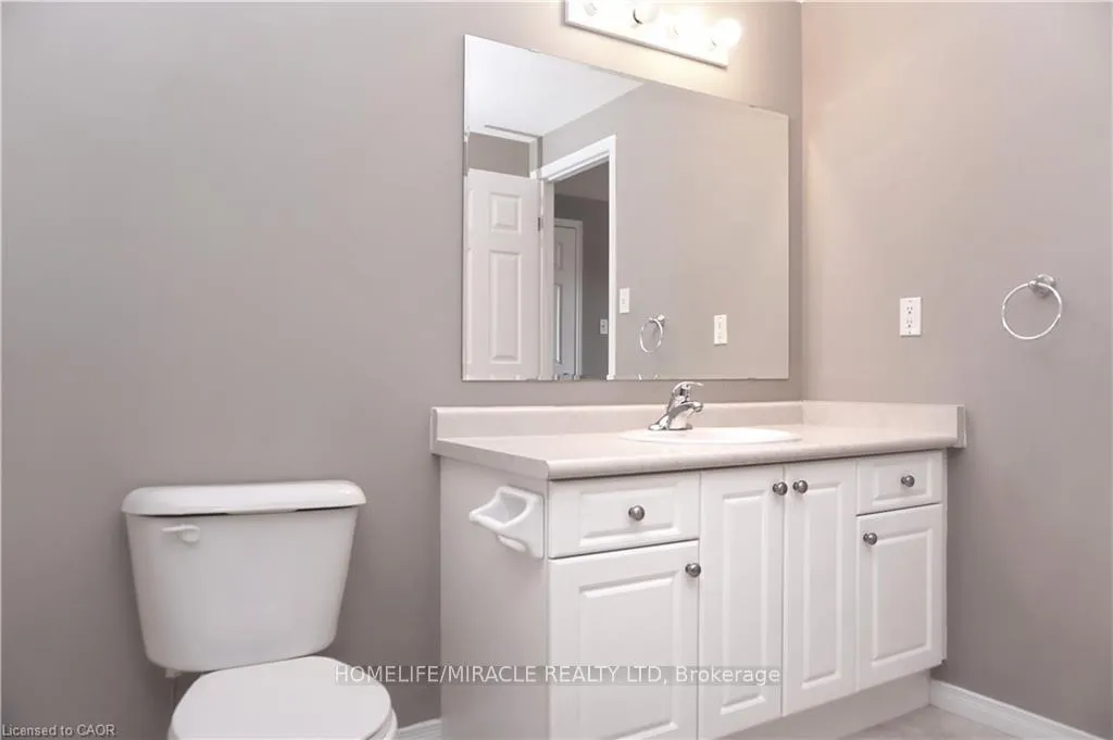 Photo 13 of 40 Madeleine Street, Kitchener, Huron Park — HOMEH