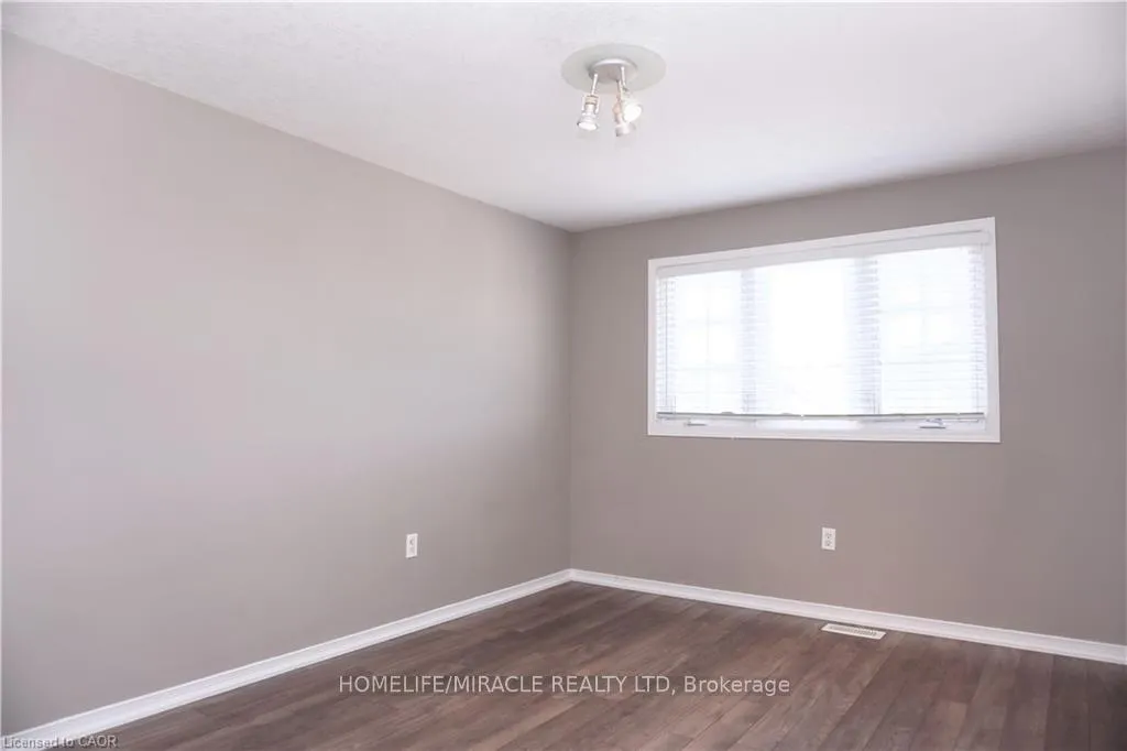 Photo 17 of 40 Madeleine Street, Kitchener, Huron Park — HOMEH