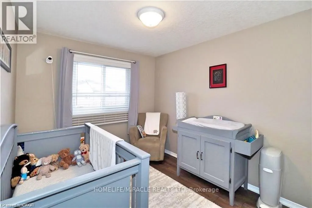 Photo 18 of 40 Madeleine Street, Kitchener, Huron Park — HOMEH
