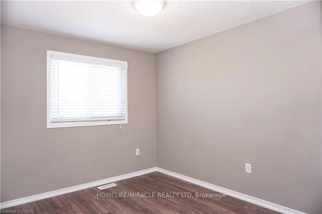 Photo 19 of 40 Madeleine Street, Kitchener, Huron Park — HOMEH