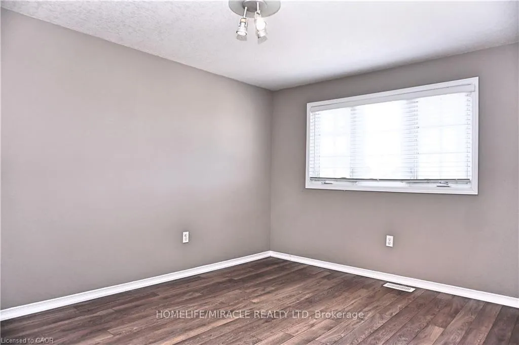 Photo 22 of 40 Madeleine Street, Kitchener, Huron Park — HOMEH