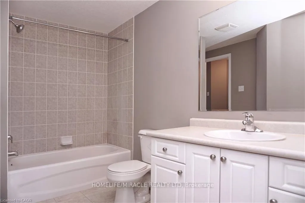 Photo 24 of 40 Madeleine Street, Kitchener, Huron Park — HOMEH