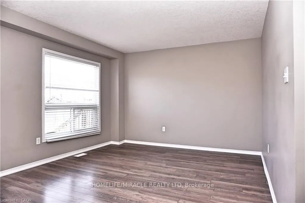 Photo 26 of 40 Madeleine Street, Kitchener, Huron Park — HOMEH