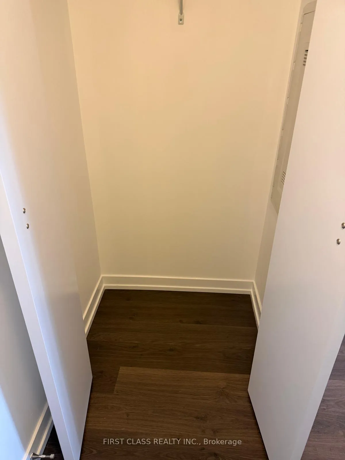 Photo 7 of Unit 2801, 89 Dunfield Avenue, Toronto, Mount Pleasant West — HOMEH