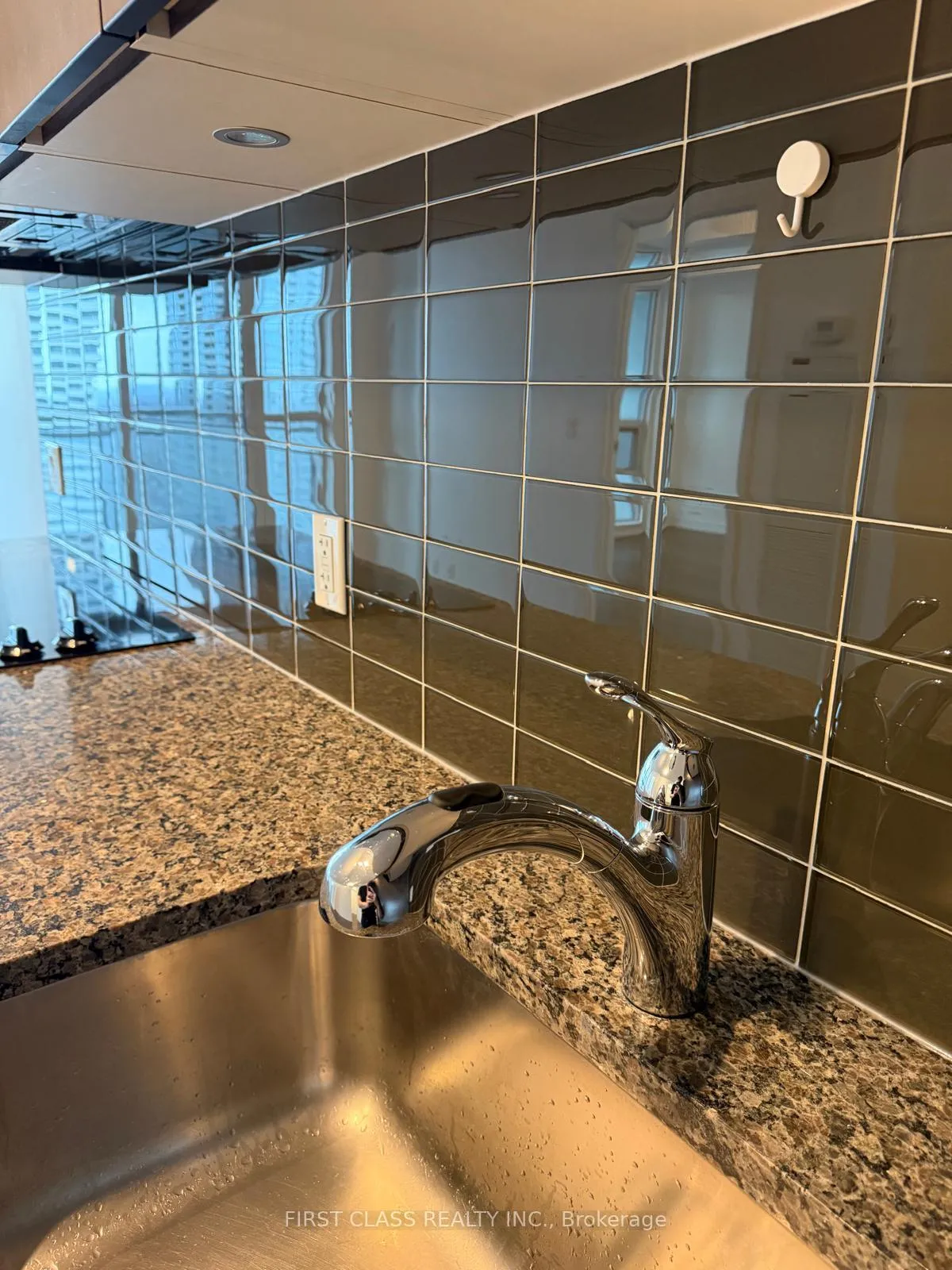 Photo 12 of Unit 2801, 89 Dunfield Avenue, Toronto, Mount Pleasant West — HOMEH