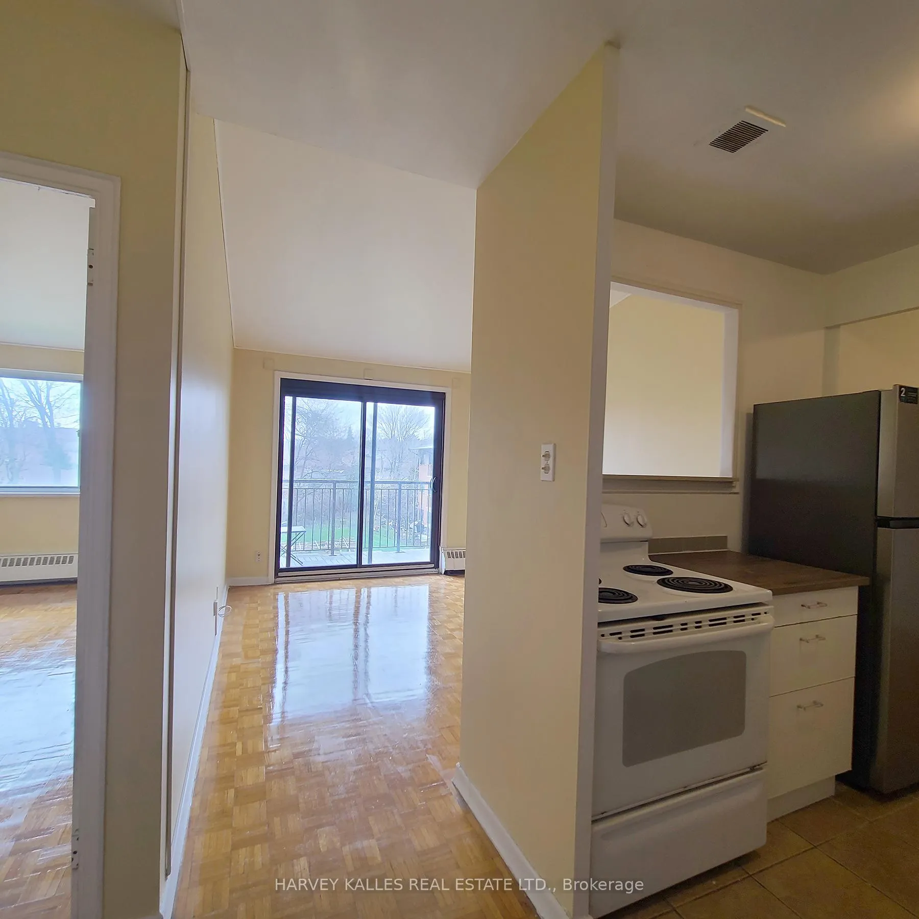 Photo 3 of Unit 306, 80 Blackfriar Avenue, Etobicoke, Kingsview Village-The Westway — HOMEH