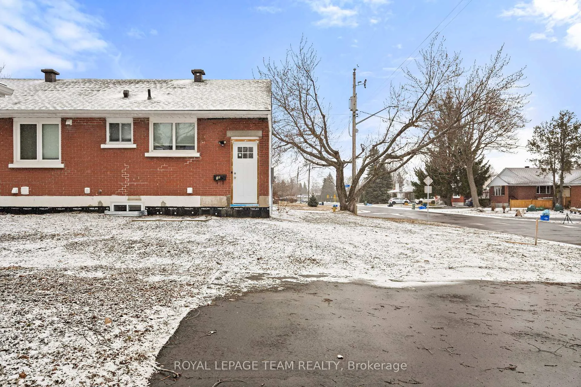 Photo 2 of Unit B, 1 Steel Street, Ottawa, Cardinal Heights — HOMEH