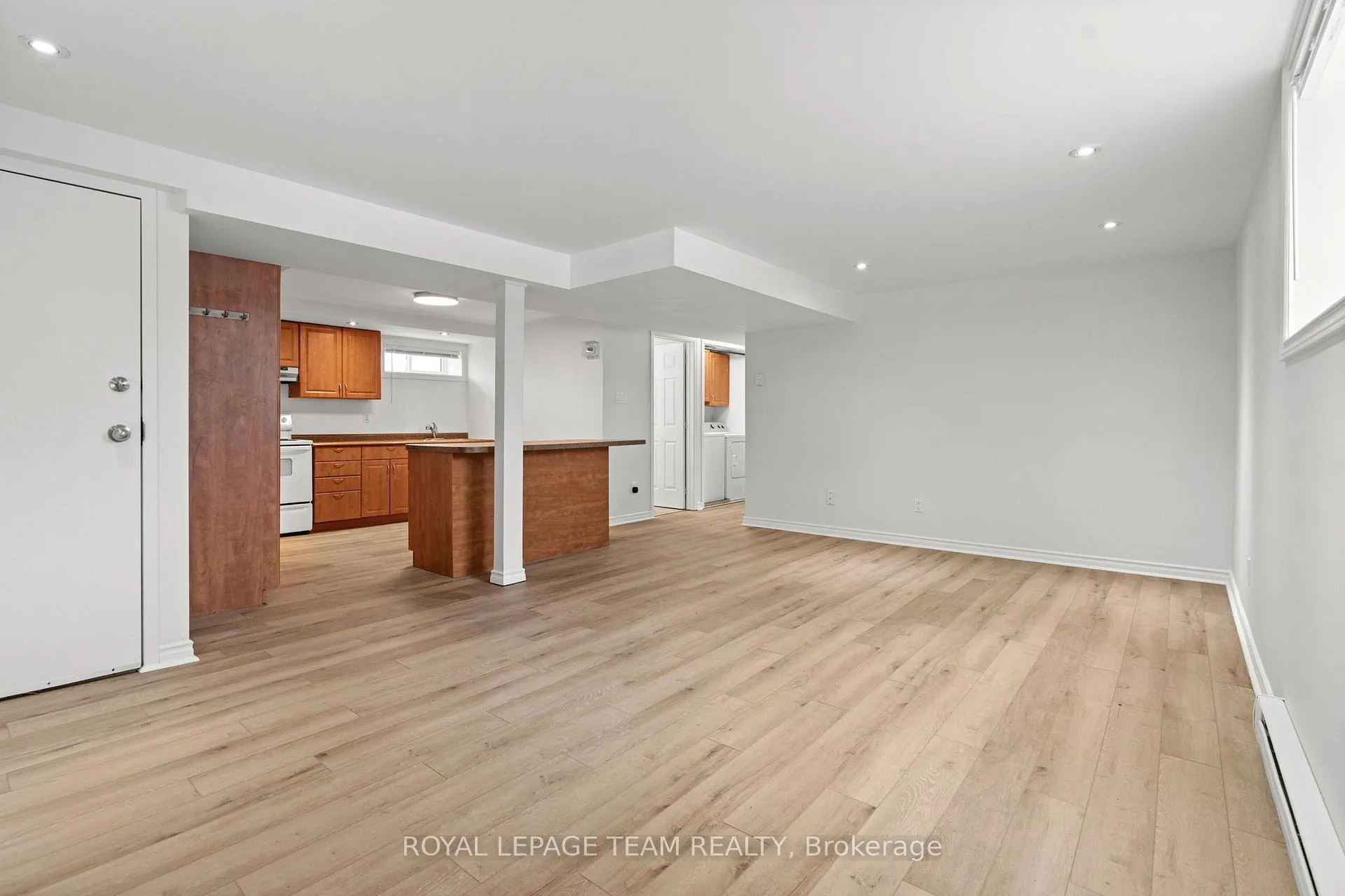 Photo 4 of Unit B, 1 Steel Street, Ottawa, Cardinal Heights — HOMEH