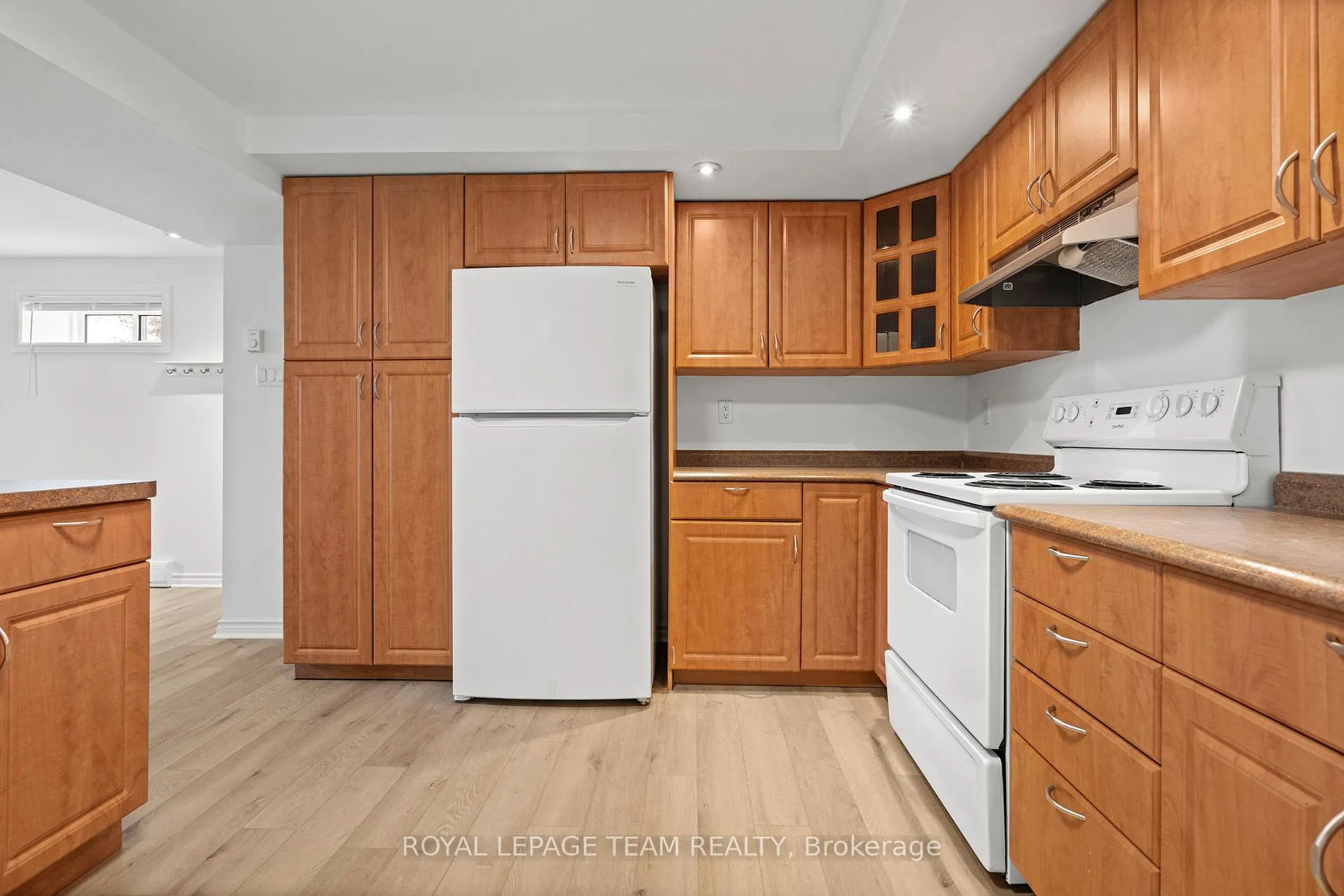 Photo 10 of Unit B, 1 Steel Street, Ottawa, Cardinal Heights — HOMEH