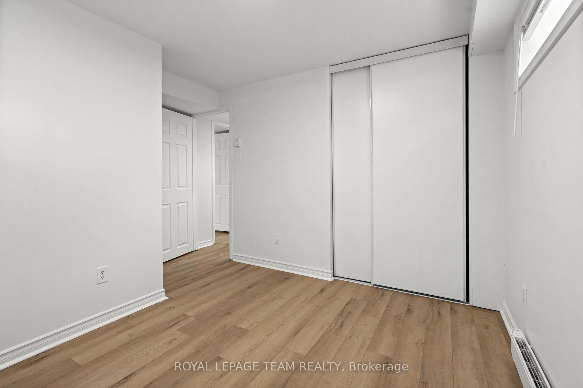 Photo 13 of Unit B, 1 Steel Street, Ottawa, Cardinal Heights — HOMEH