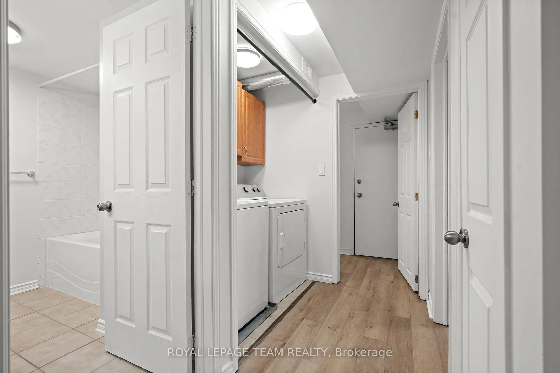 Photo 21 of Unit B, 1 Steel Street, Ottawa, Cardinal Heights — HOMEH