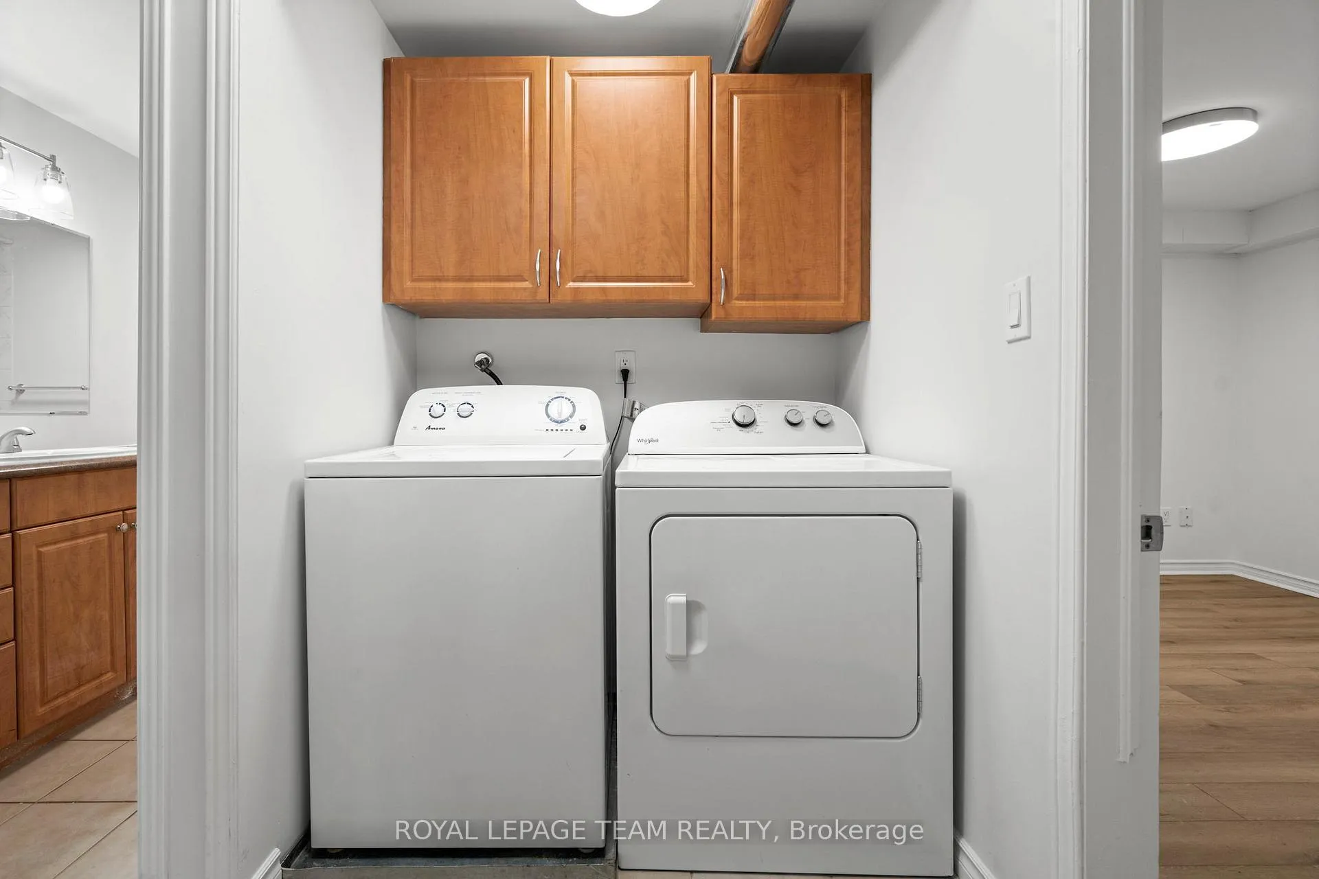 Photo 22 of Unit B, 1 Steel Street, Ottawa, Cardinal Heights — HOMEH