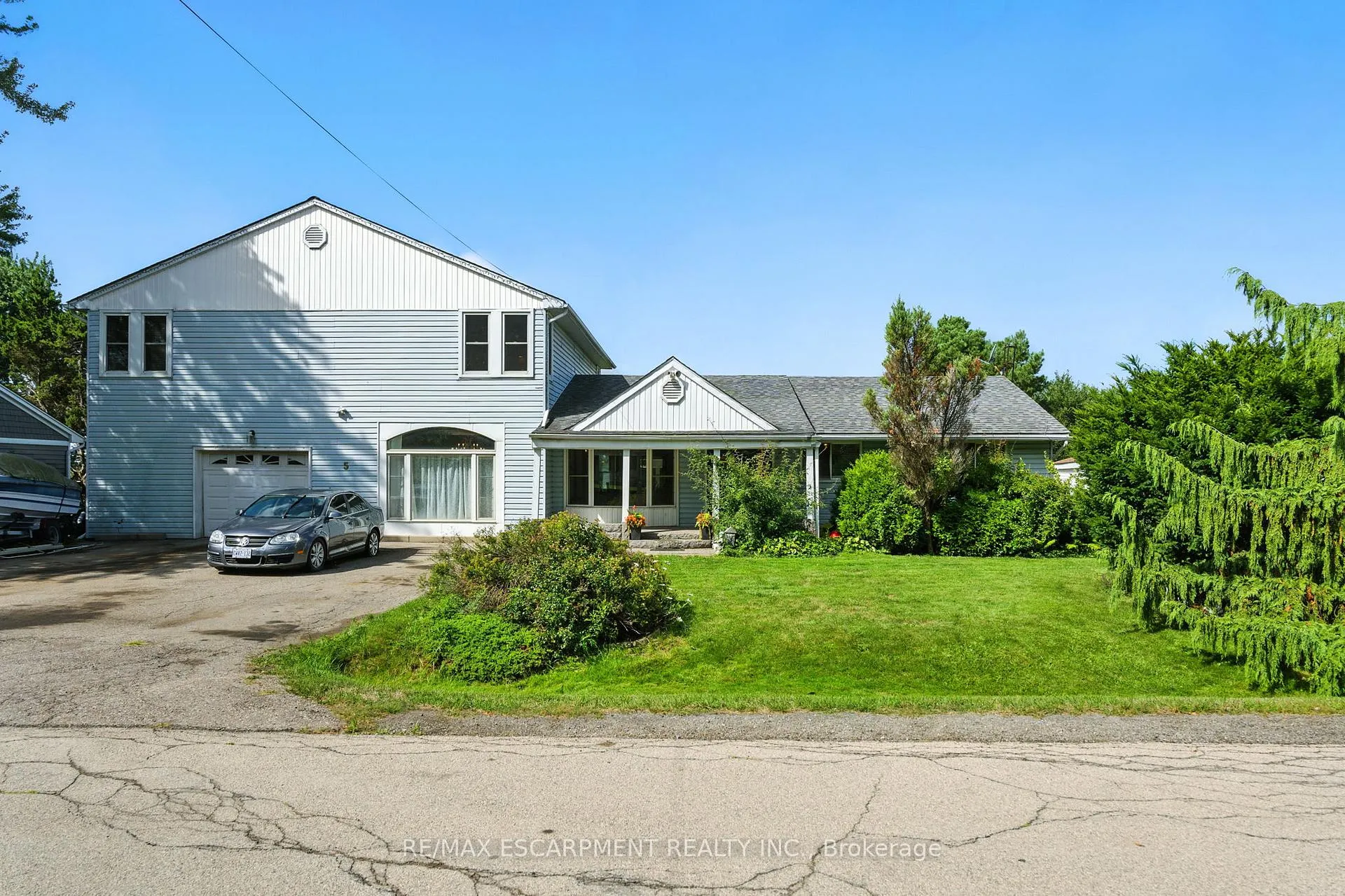 Photo 1 of 5 Mazza Avenue, Hamilton, Dundas — HOMEH