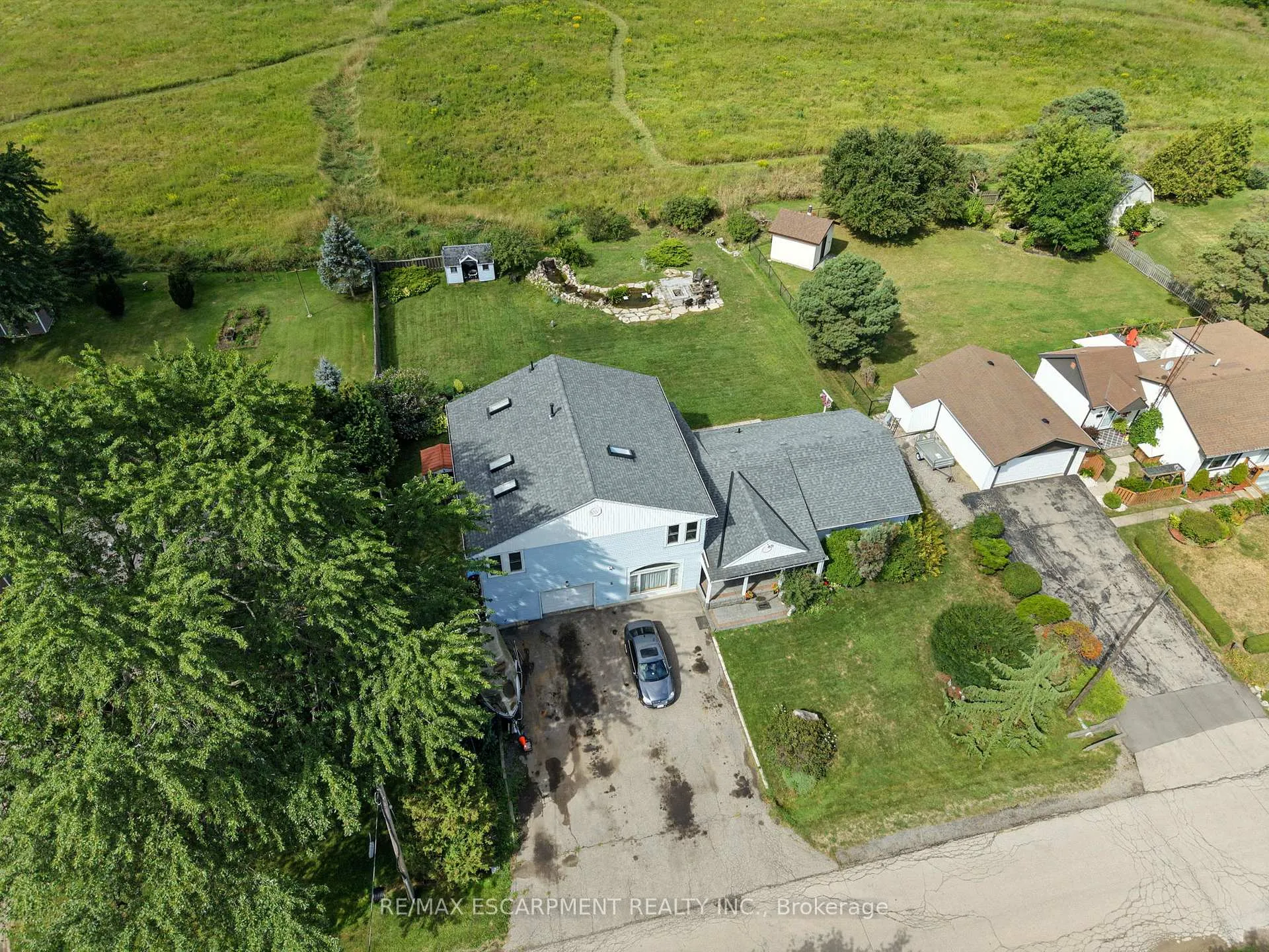 Photo 3 of 5 Mazza Avenue, Hamilton, Dundas — HOMEH