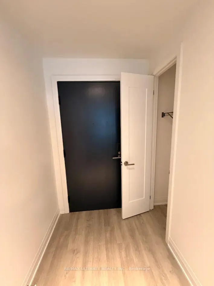 Photo 7 of Unit 2702, 65 Broadway Avenue, Toronto, Mount Pleasant West — HOMEH