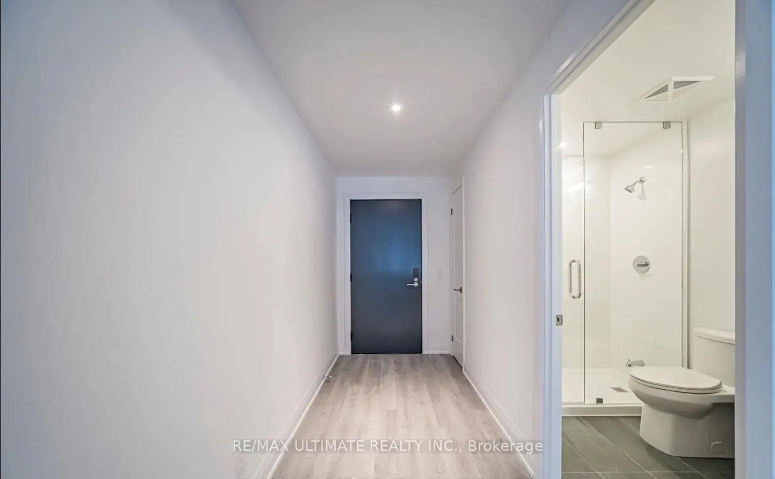 Photo 8 of Unit 2702, 65 Broadway Avenue, Toronto, Mount Pleasant West — HOMEH