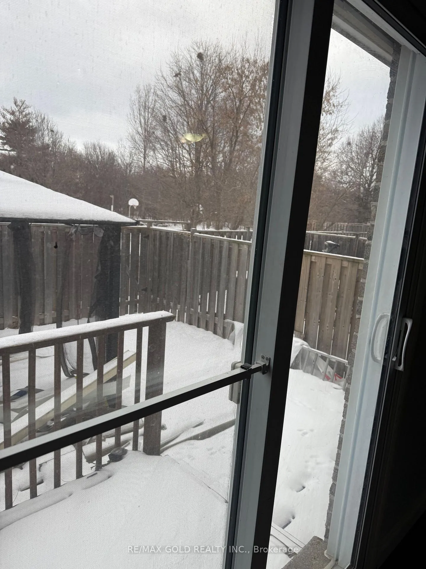 Photo 4 of Unit 30, 30 Tara Park Crescent, Brampton, Brampton North — HOMEH