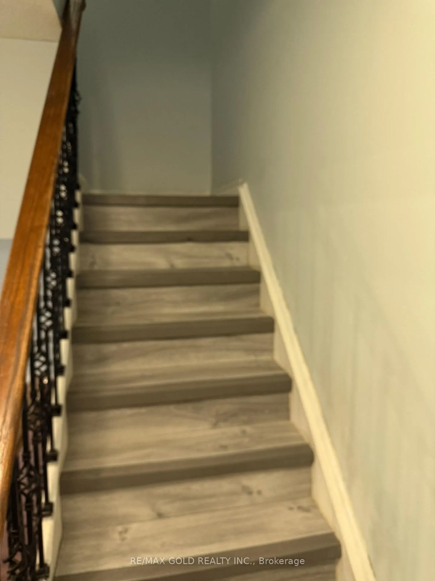 Photo 10 of Unit 30, 30 Tara Park Crescent, Brampton, Brampton North — HOMEH