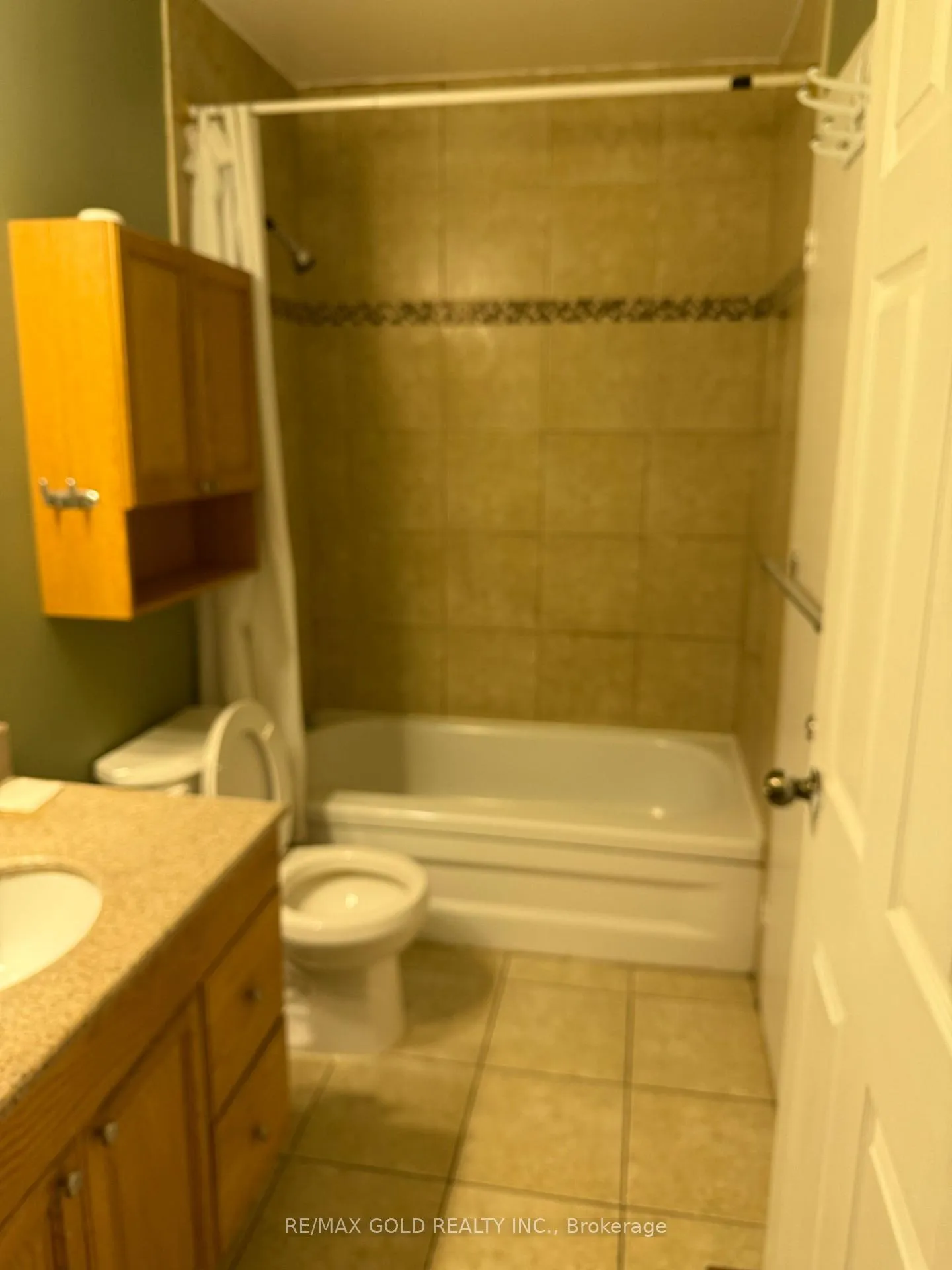 Photo 12 of Unit 30, 30 Tara Park Crescent, Brampton, Brampton North — HOMEH