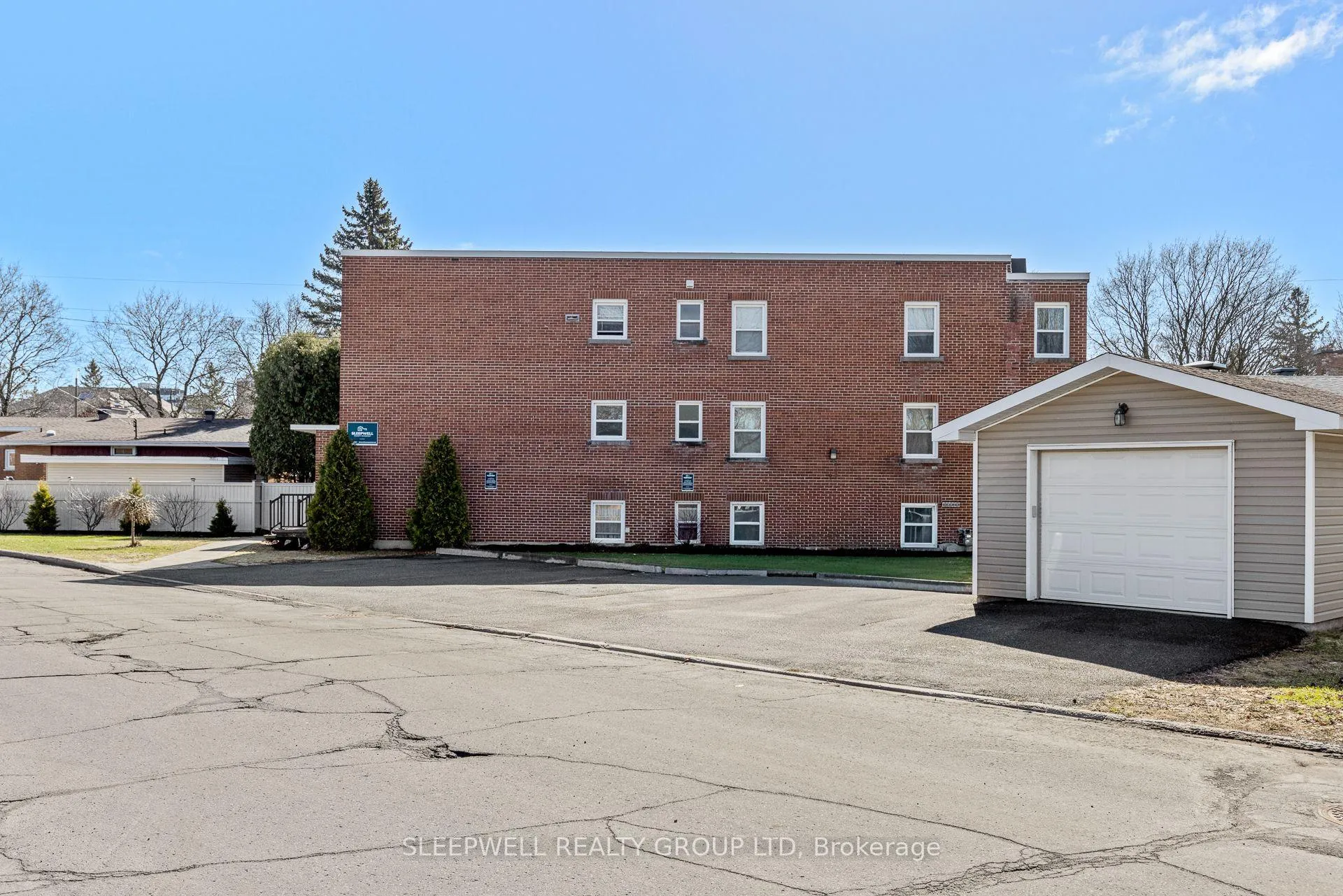 Photo 3 of 54 Centennial Boulevard, Ottawa, Ottawa East — HOMEH