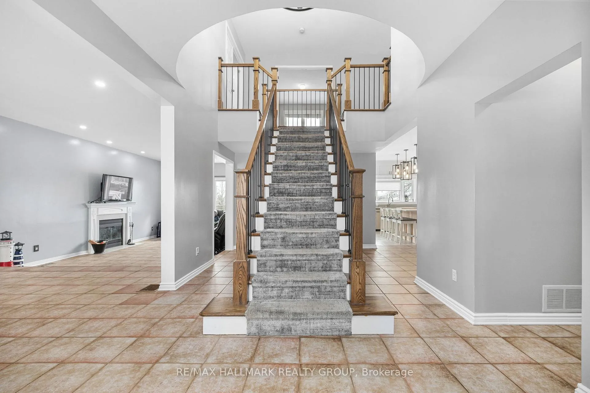 Photo 3 of 1421 Talcy Crescent, Ottawa, Fallingbrook/Ridgemount — HOMEH