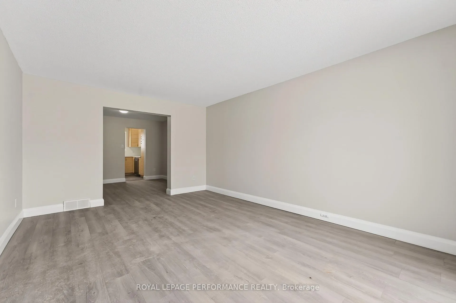 Photo 7 of Unit 57, 2300 Ogilvie Road, Ottawa, Beaconwood — HOMEH