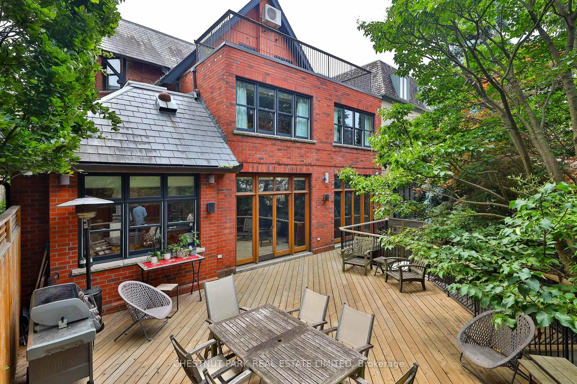 Photo of 46 Lowther Avenue